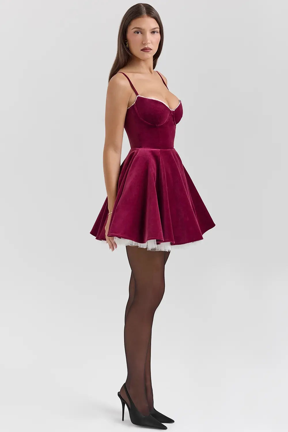 Vestido Corto de Terciopelo Burdeos – Modelo Cloe