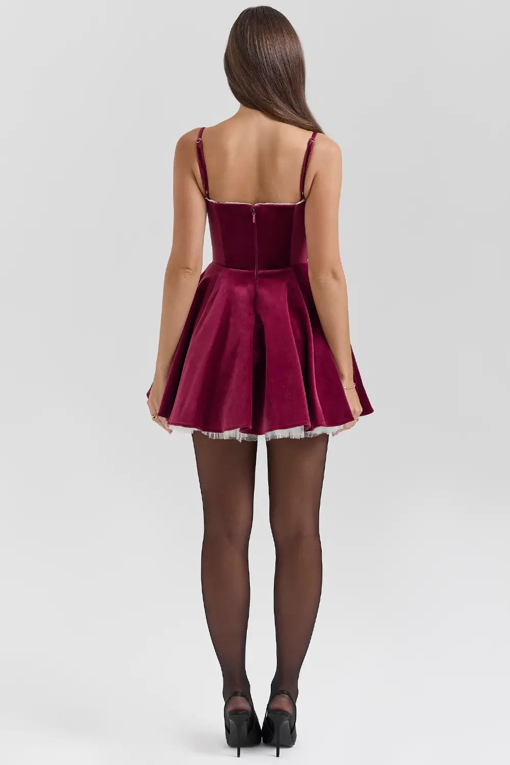 Vestido Corto de Terciopelo Burdeos – Modelo Cloe