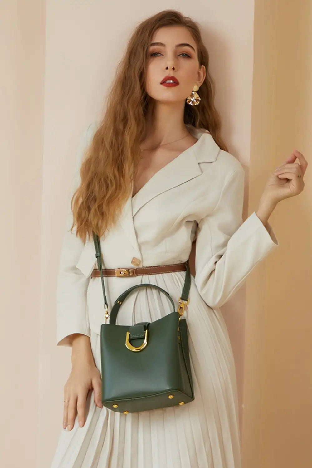 Bolso bucket verde de cuero legítimo – Modelo Dione