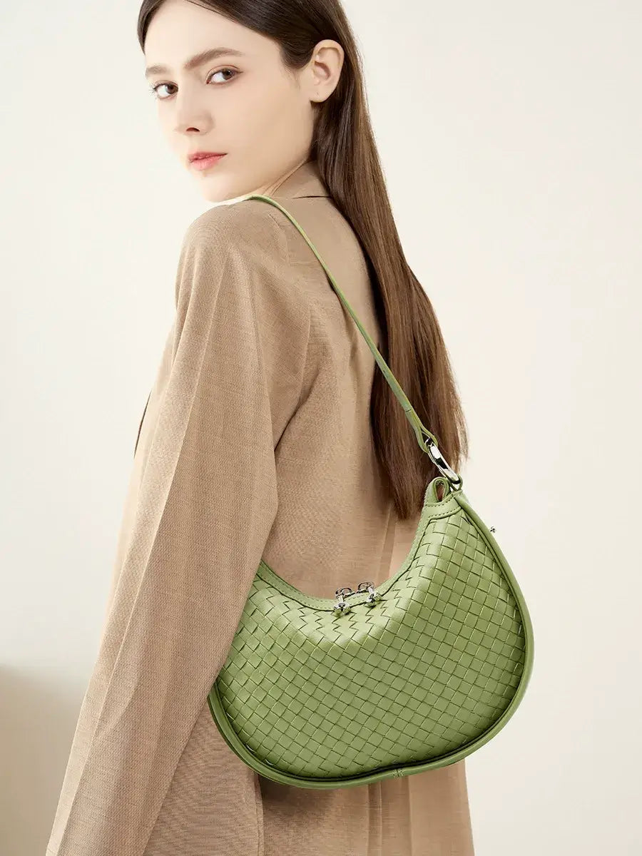 Bolso hobo trenzado verde sofisticado de cuero legítimo – Modelo Lunaria