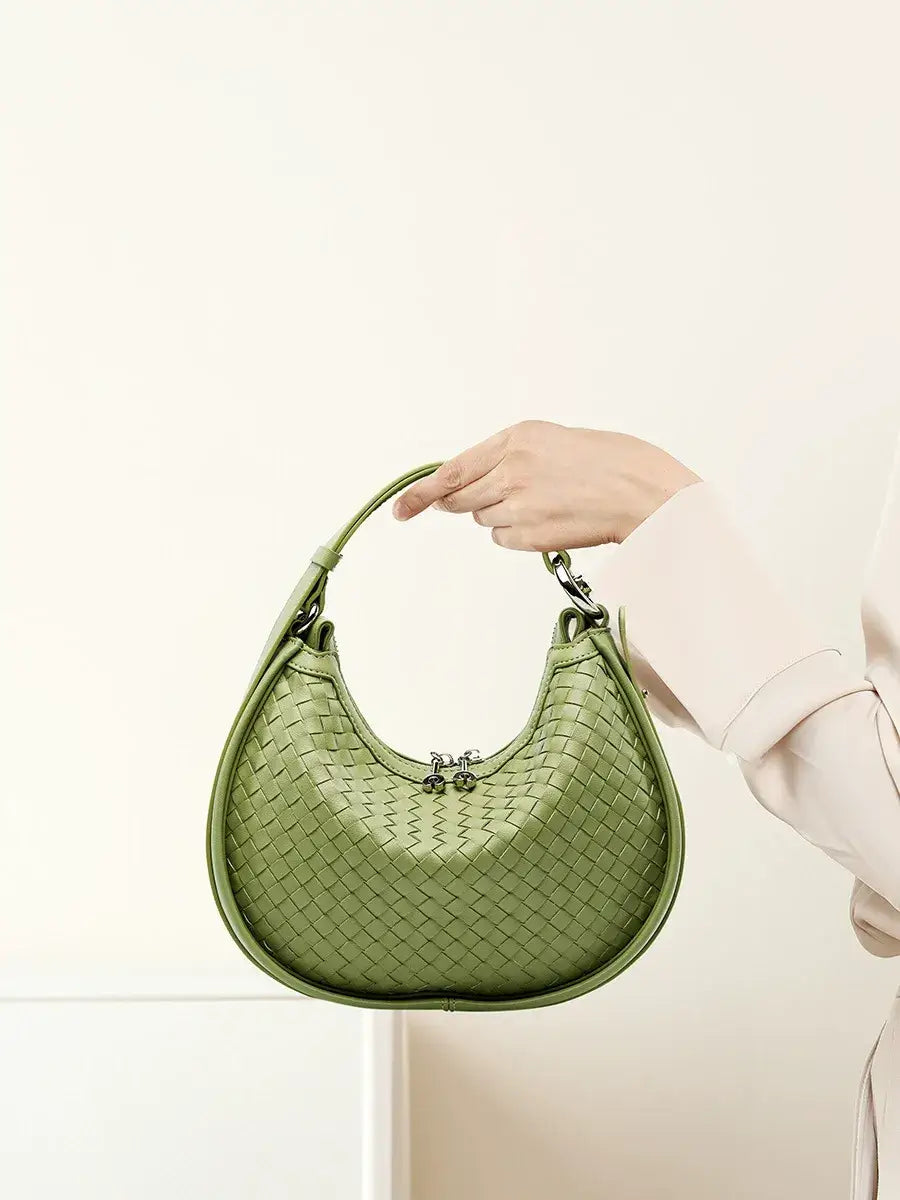 Bolso hobo trenzado verde sofisticado de cuero legítimo – Modelo Lunaria
