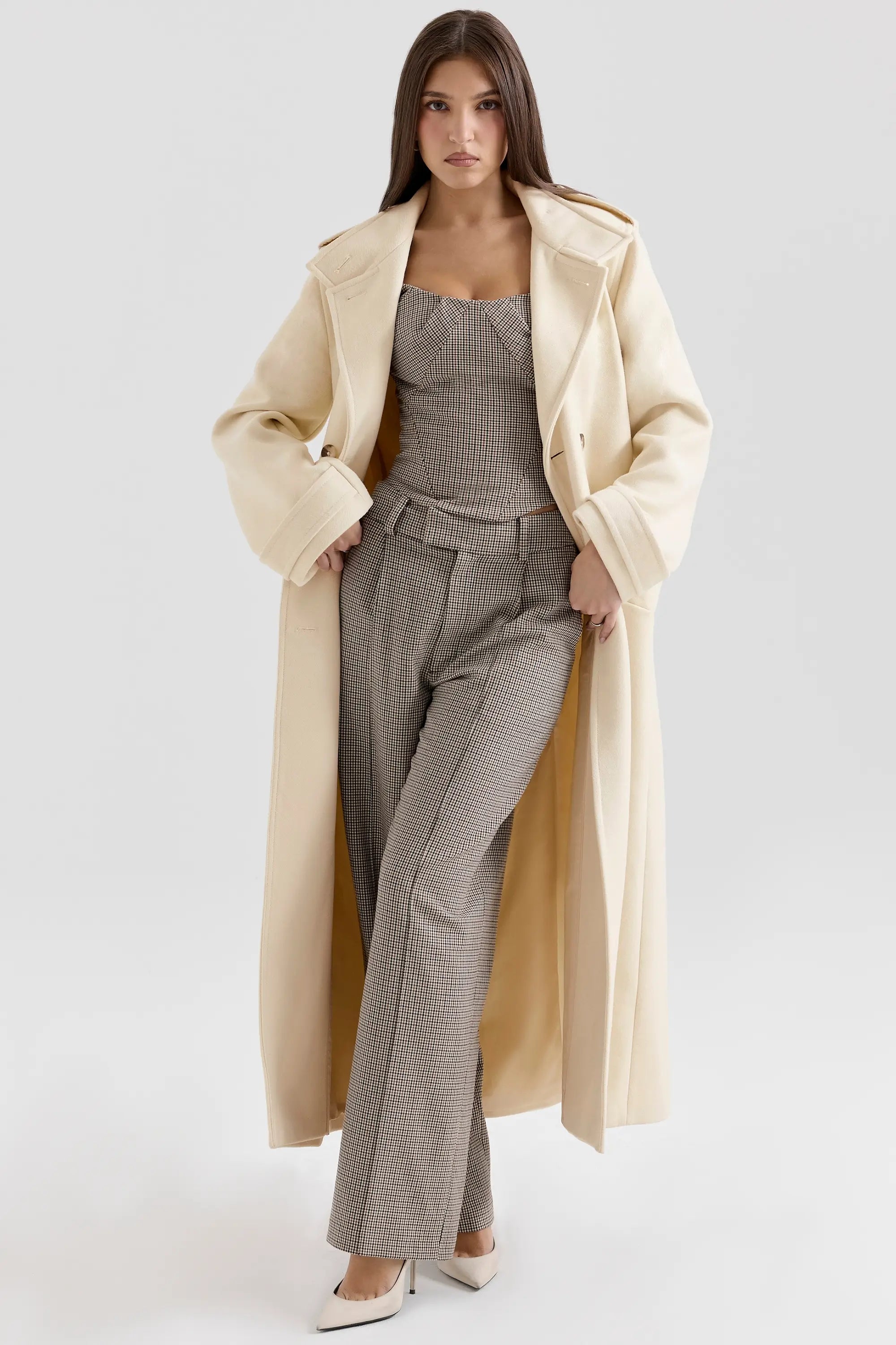 Abrigo Largo Doble Botonadura en Color Camel – Modelo Sander