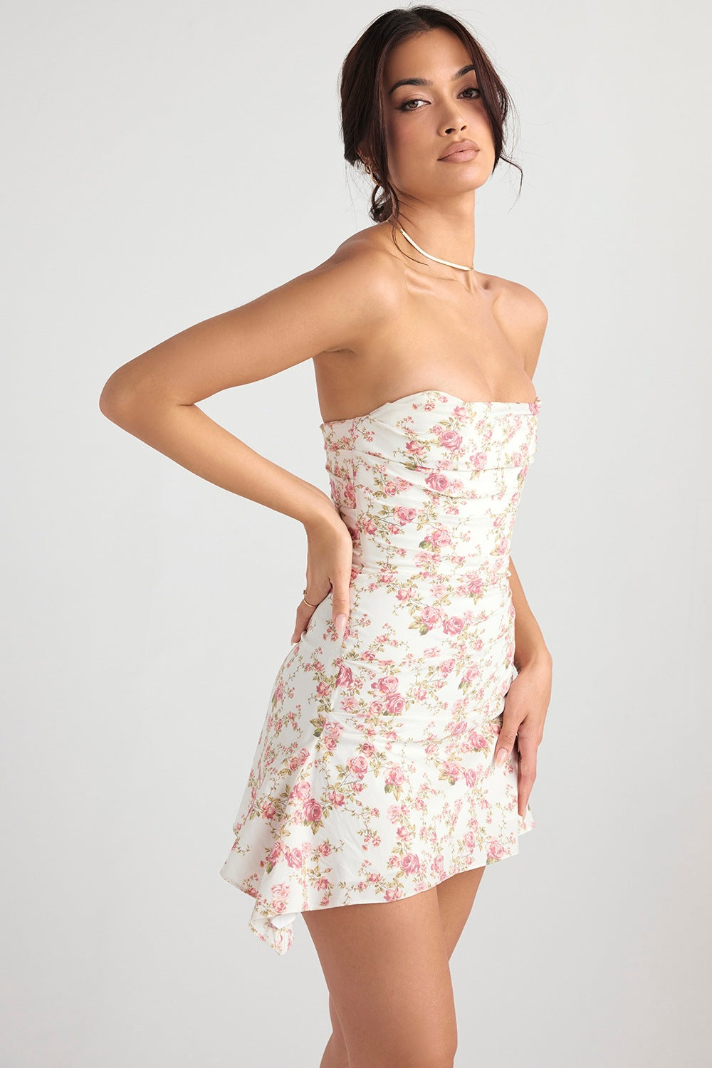 vestidos vestido corto vestido casual
Veliara store Veliara moldeadores shein vestidos vestido fiesta vestido floral vestido estilo europeo vestido rosa