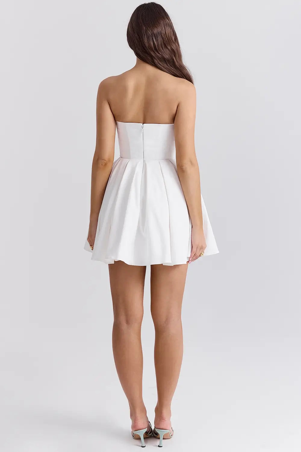 Vestido blanco corto strapless modelo Emmanuela