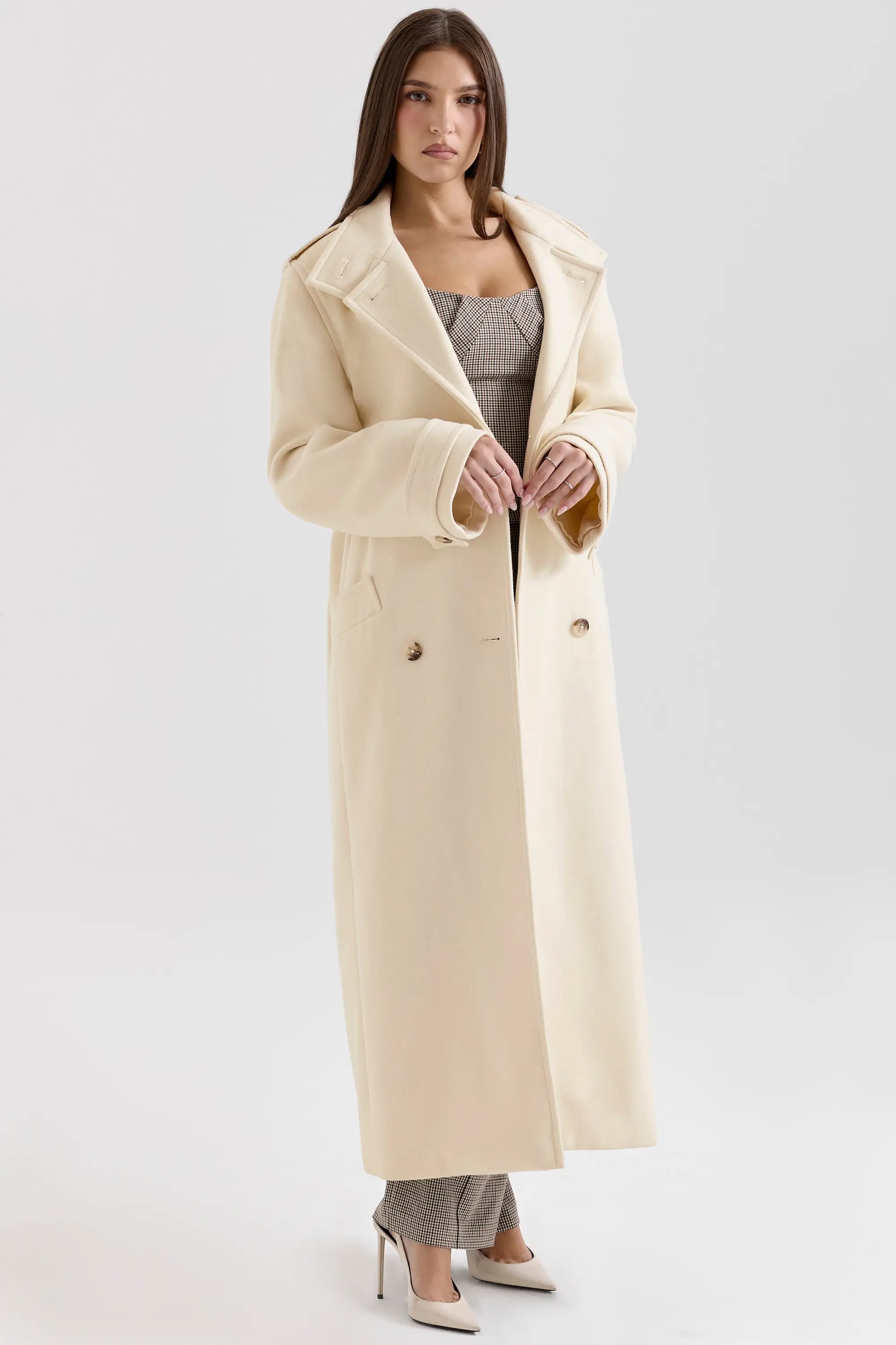 Abrigo Largo Doble Botonadura en Color Camel – Modelo Sander